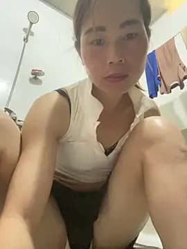 meganmeo live cam on Stripchat