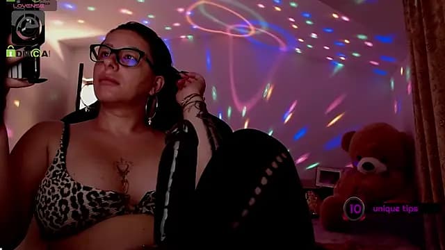 SonyaDevon live cam