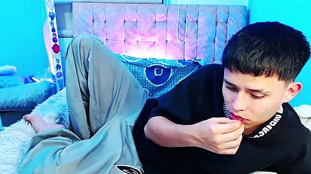 _justinmoon2 live cam