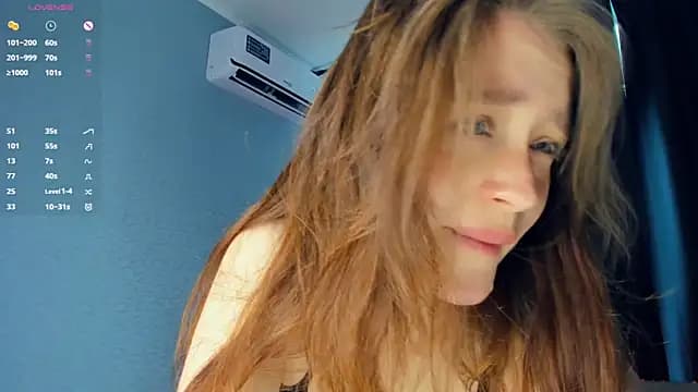 lovelyalivia live cam