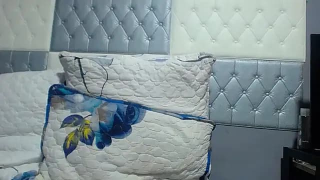 SEXYBUSTYEBONYXX live cam