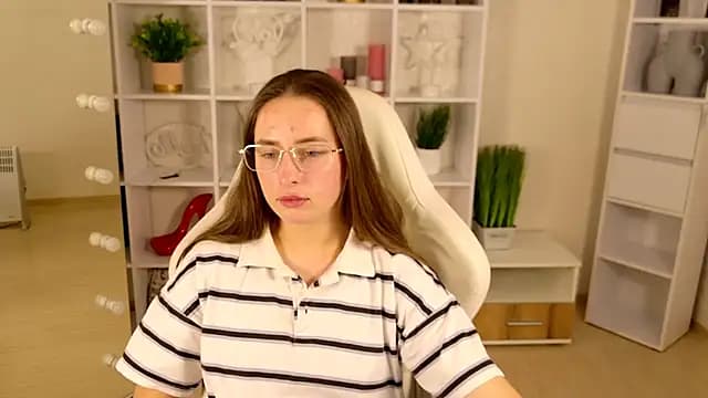 NadinnL live cam