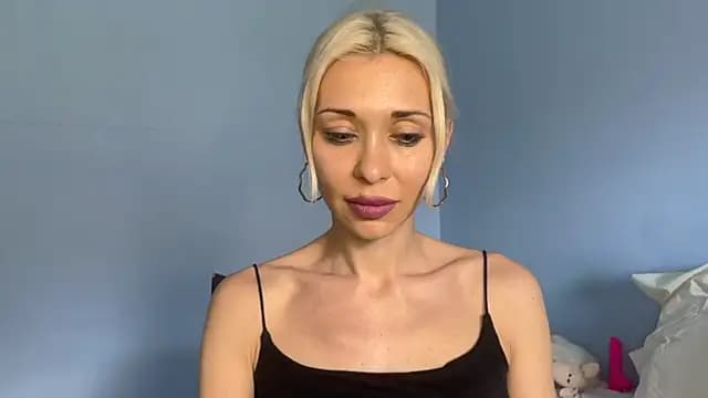 EvaBlooming live cam