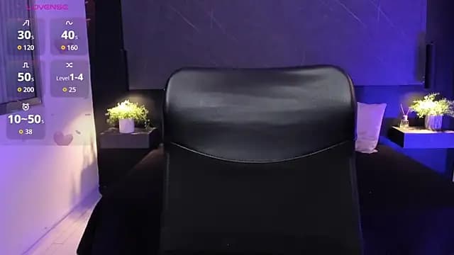 SaraaMills live cam