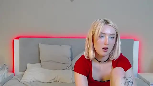 MarianeSun live cam on Stripchat