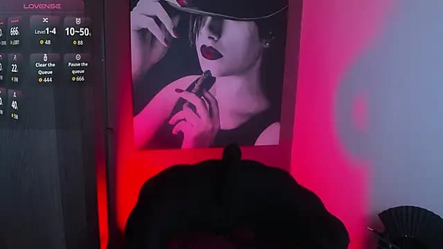 QueenOfHaze live cam