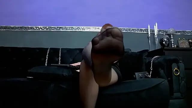 GoddessAlmaNoir live cam on Stripchat