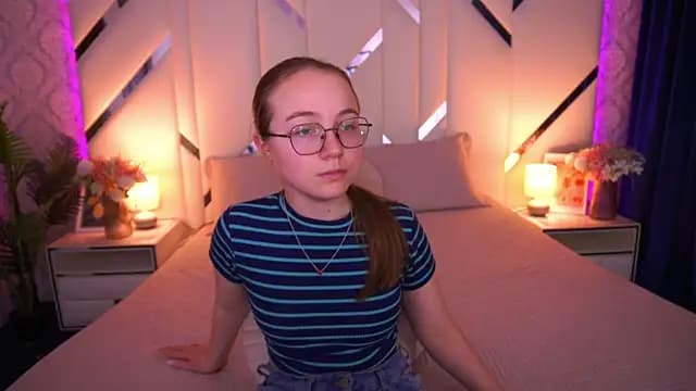 ArrinaWairr live cam