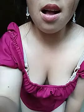 quynhkoolbae live cam