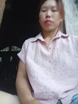 Ngocmi909 live cam on Stripchat