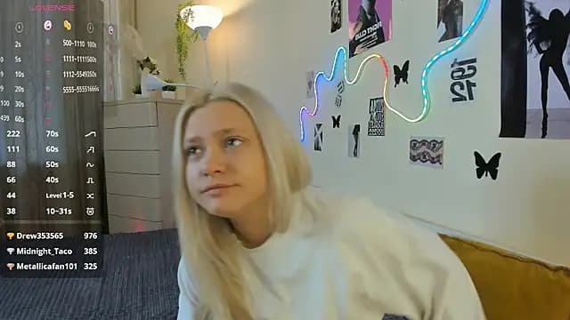 MidnightPoise live cam