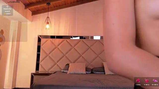 KayraLanne live cam
