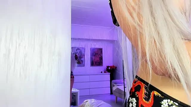 ArianaXO_ live cam