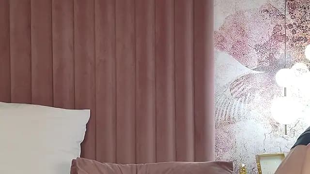 AriaHeart live cam