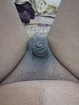Sissydoggy live cam