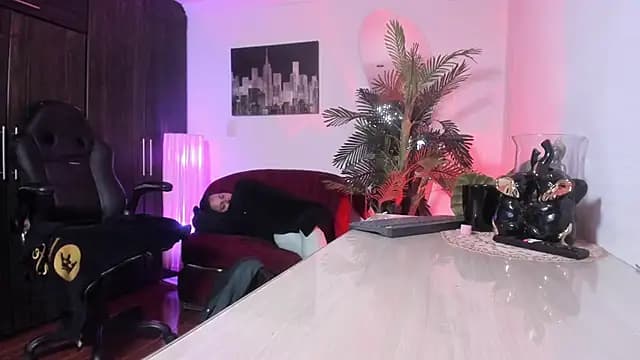 Amaia_Bushida live cam on Stripchat