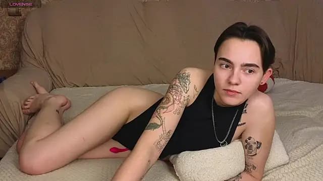 yourfav0ritegirls live cam on Stripchat