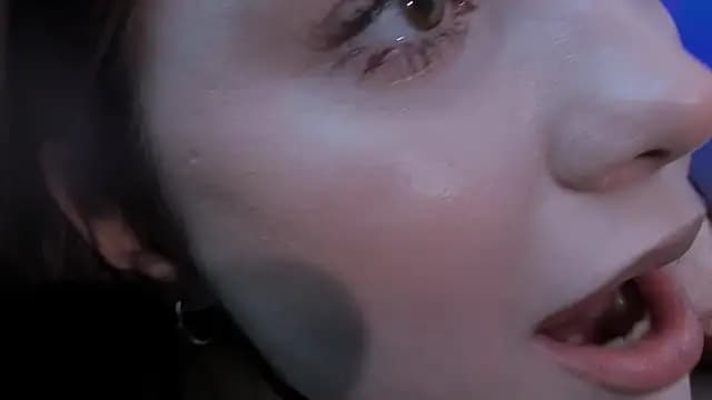hazel_sullivan live cam