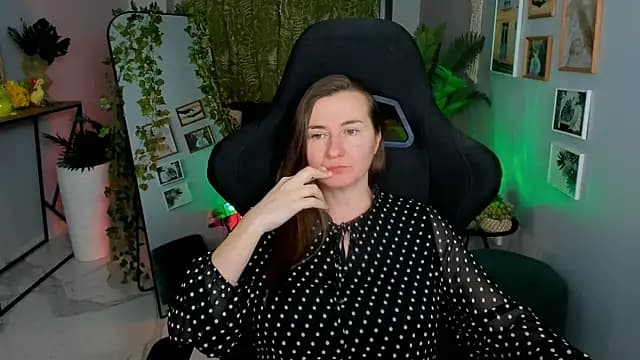 Golden_Dragon live cam