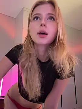 LunaRase live cam