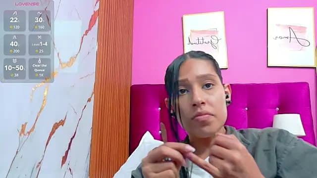 yourcuteneighbourr live cam