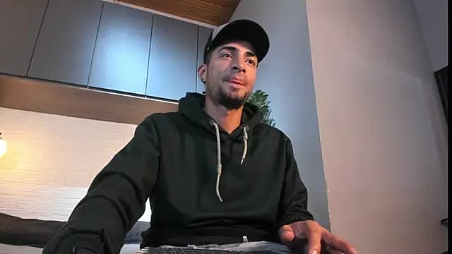 DrakeNeumann live cam