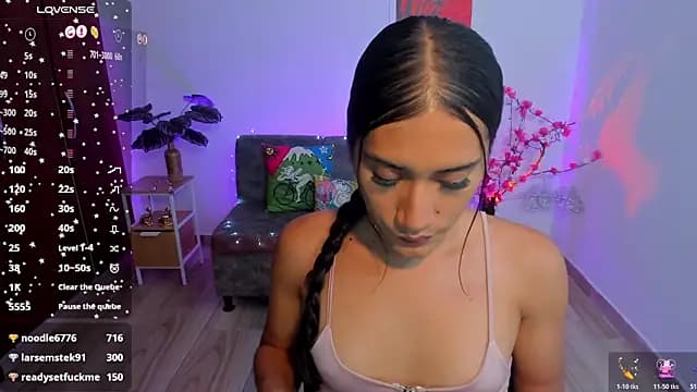 CamilaHarperr_ live cam on Stripchat