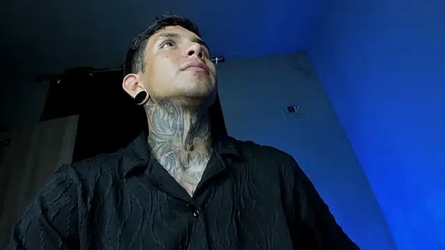 Travisttanner28 live cam