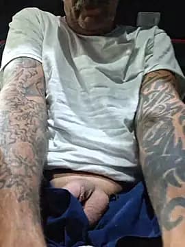 Hotbodyscottie live cam