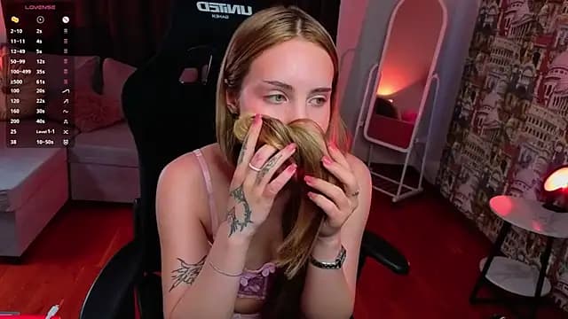 Alice_loft live cam