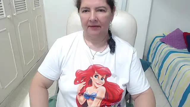 leonela_69 live cam