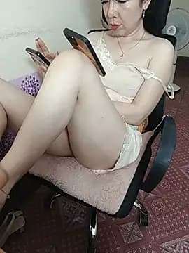 Moona_heny live cam