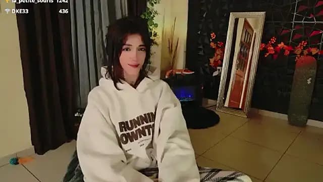 Ari-Nana live cam