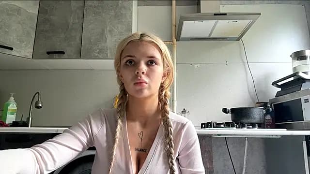 Britney_Calverhends live cam