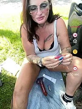 Irish_Scarlet_Squirt live cam