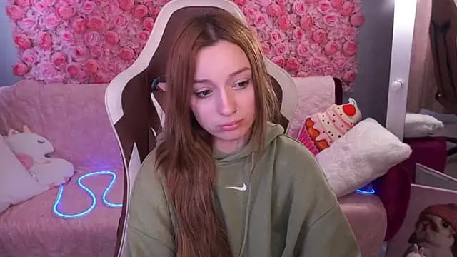 LizzaMoonn live cam