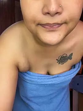 Rosy_BabyDoll live cam