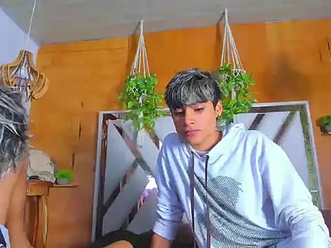 leonix_love live cam