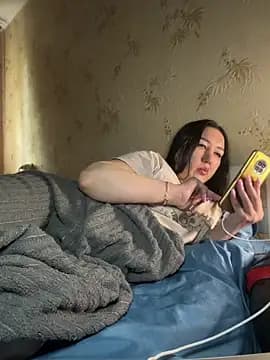 Naughtbaby_2025 live cam