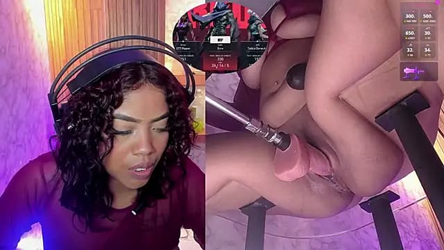 NinaCapelli live cam on Stripchat