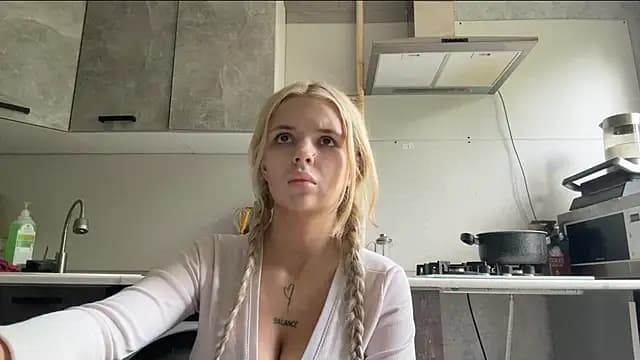Britney_Calverhends live cam