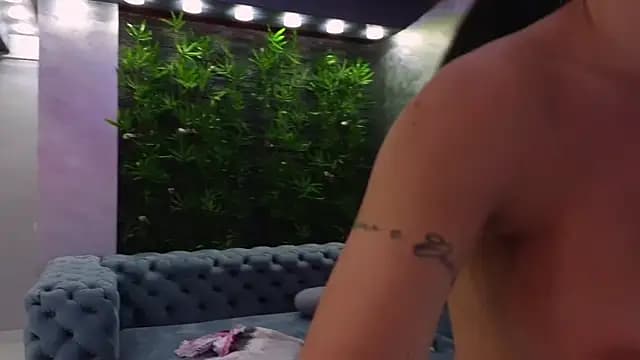 Theowonder live cam