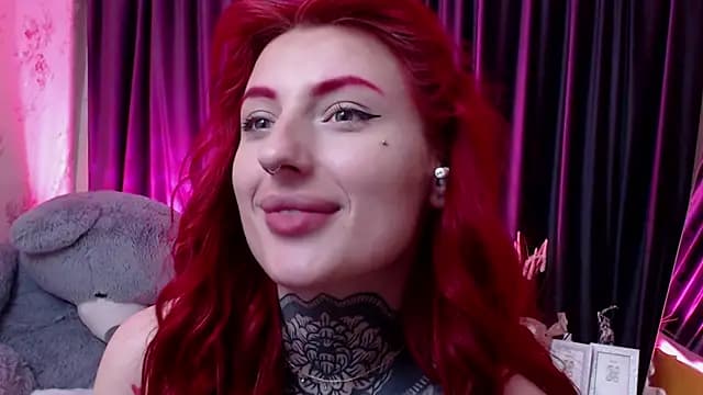 Nina_Blum_ live cam on Stripchat