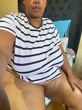 Curvycandy95 live cam