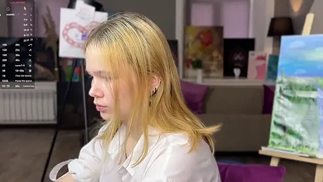 MoonF0xy live cam