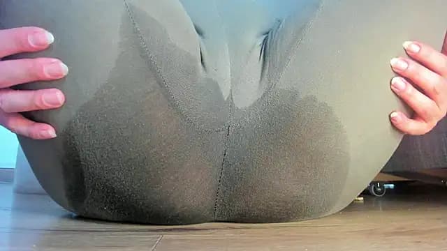 Squirtlady38 live cam