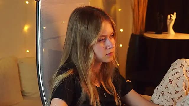 EveMundie live cam
