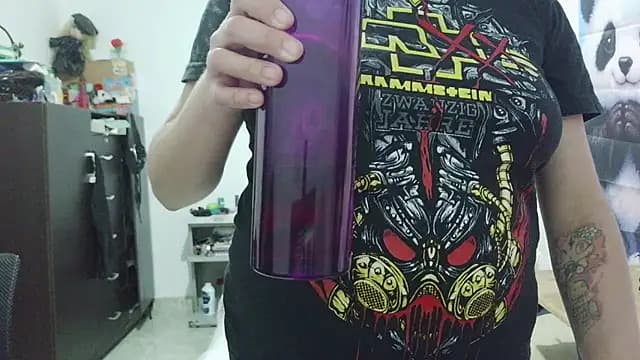 curly_greeneyed live cam