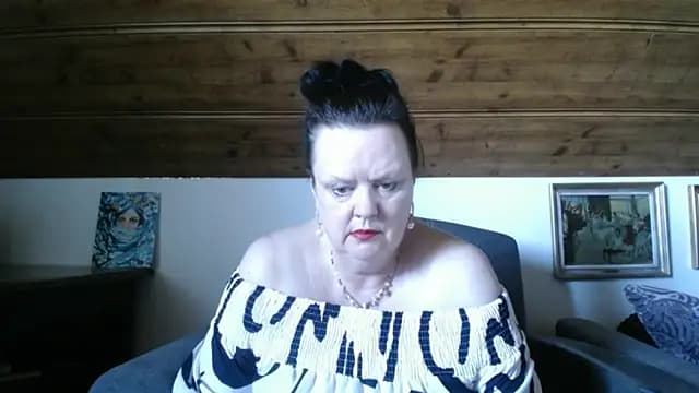 TiffanyMature live cam