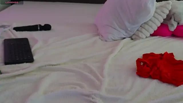 LauraDelightX live cam